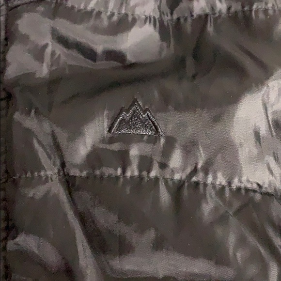 Snozu performance Quilted Black Puffer Zip up Jacket small boy - Picture 2 of 8